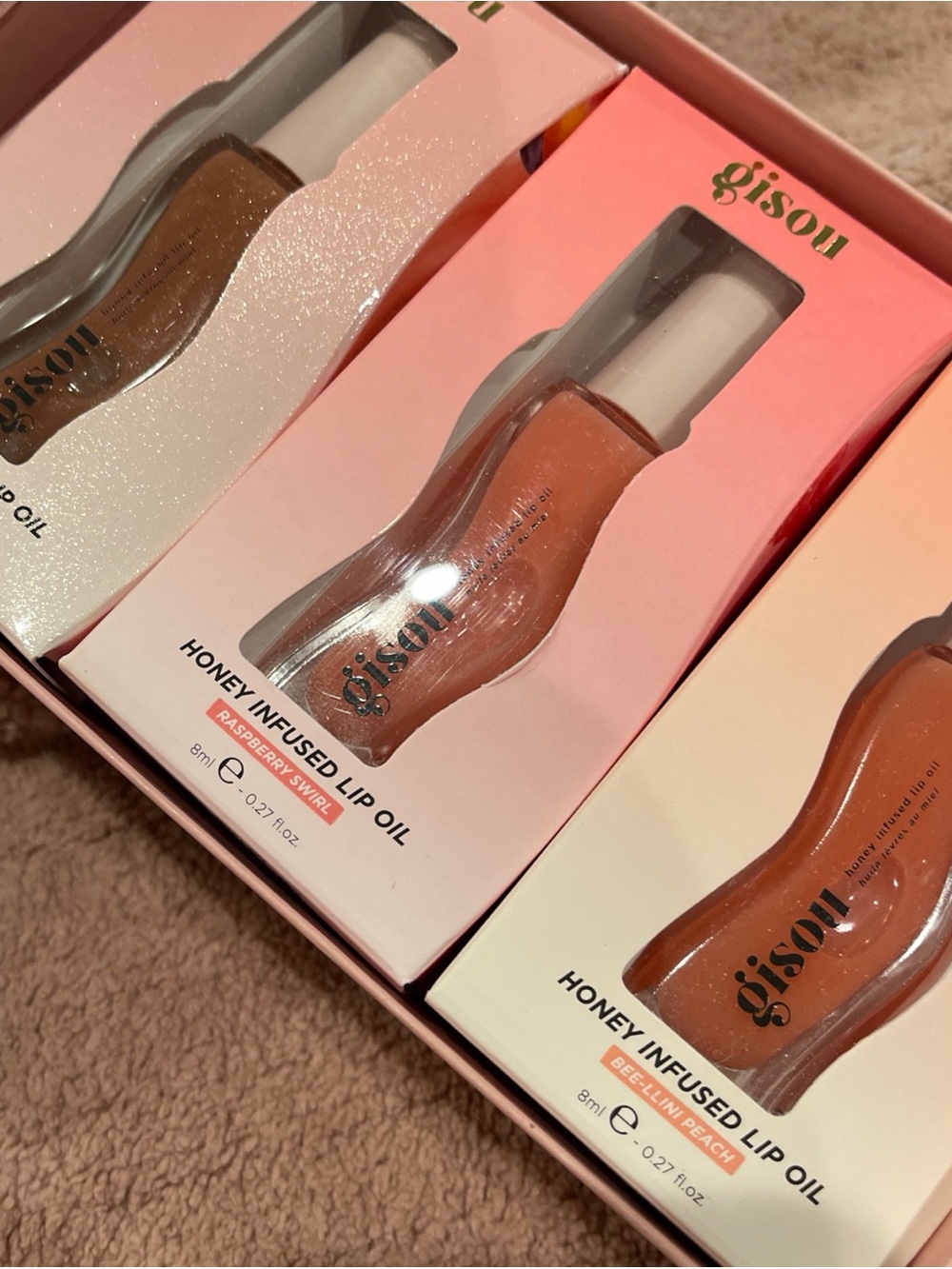 GISOU Trio Honey Infused Hydrating Lip Oil Set Of 3 Glazed plum/ Raspberry/Peach - Picture 4 of 9